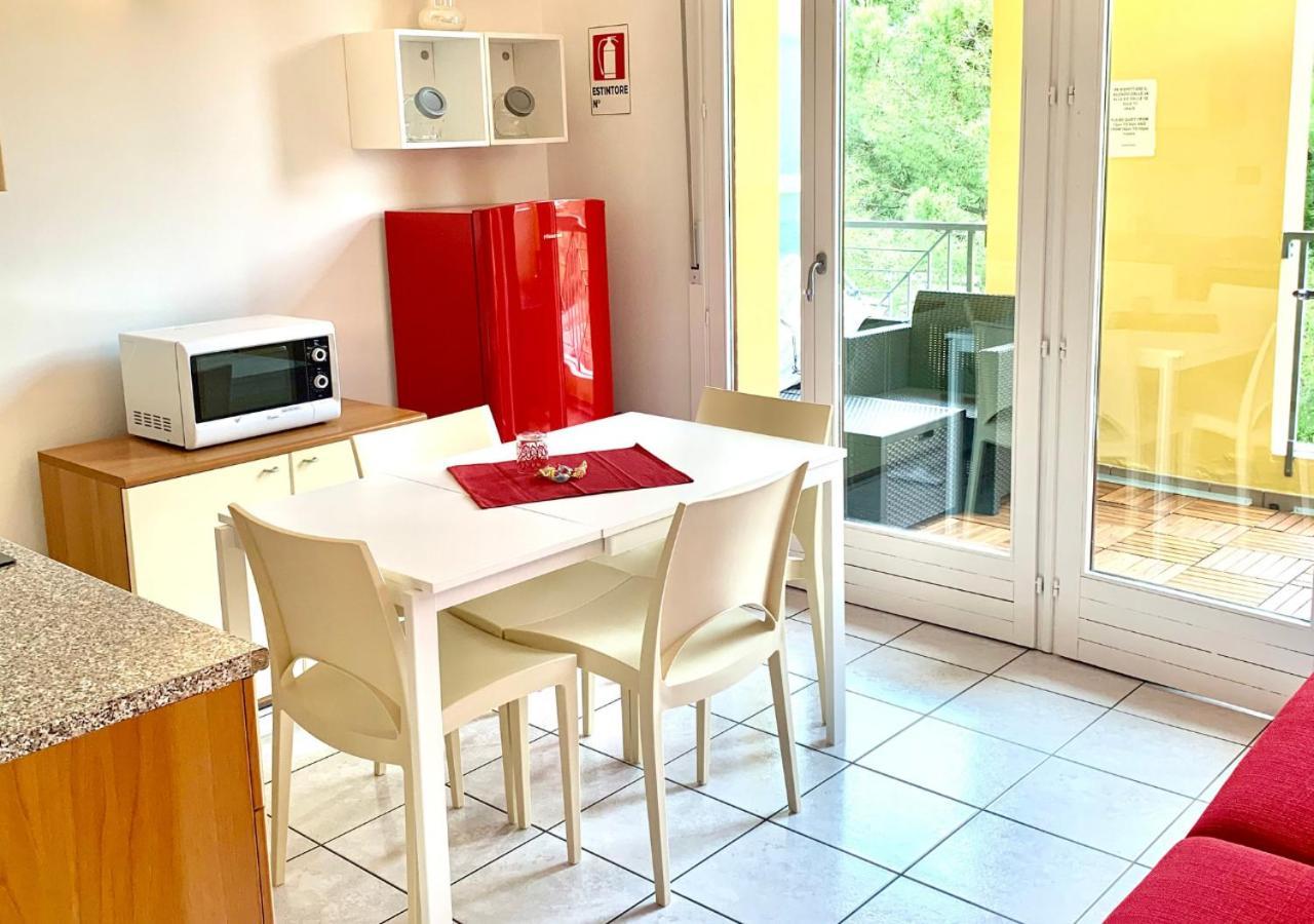 Gardalakeapartment A Sirmione Eksteriør bilde