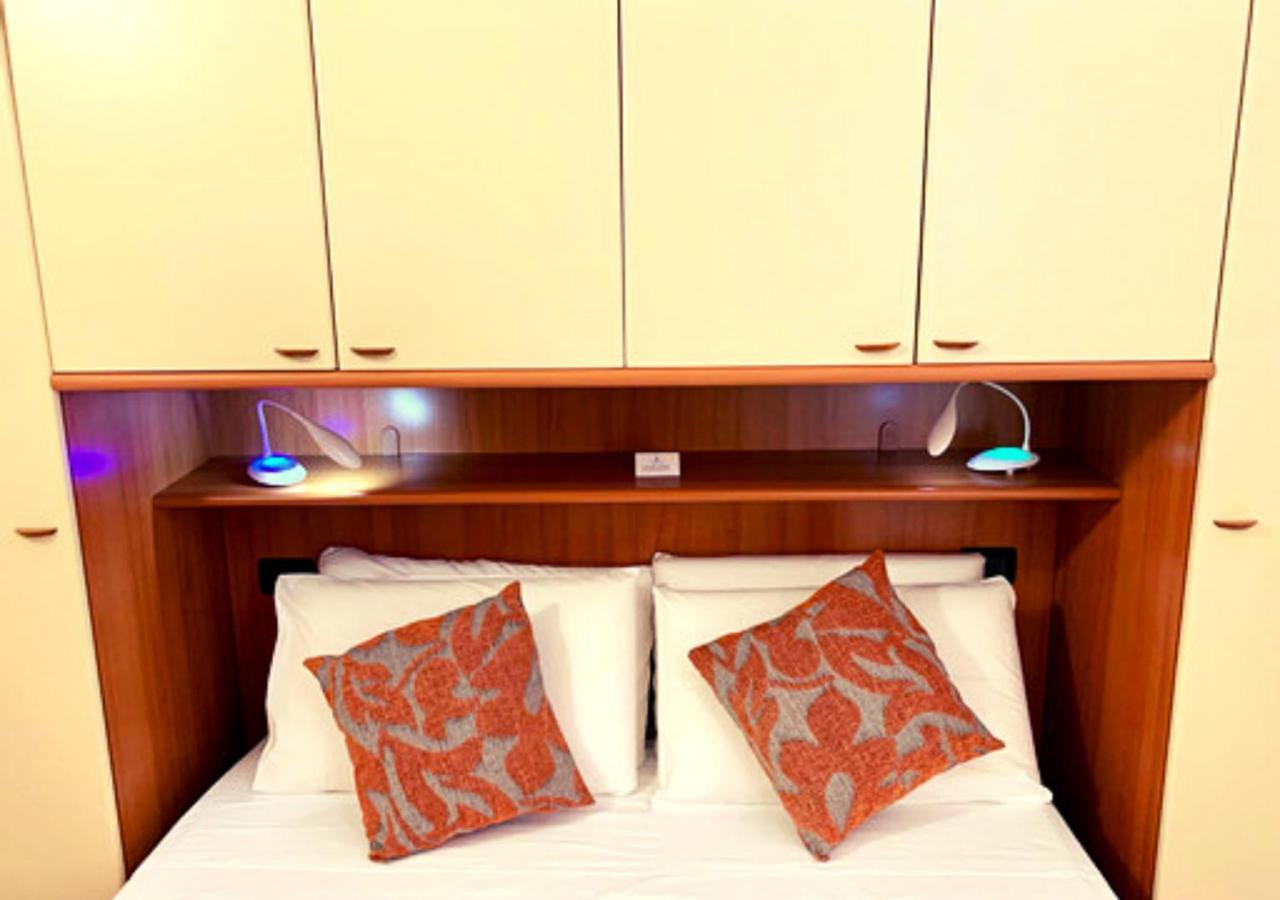 Gardalakeapartment A Sirmione Eksteriør bilde