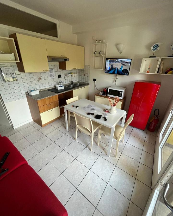 Gardalakeapartment A Sirmione Eksteriør bilde
