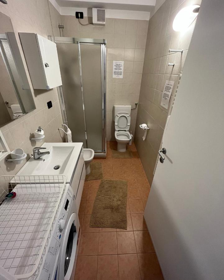 Gardalakeapartment A Sirmione Eksteriør bilde